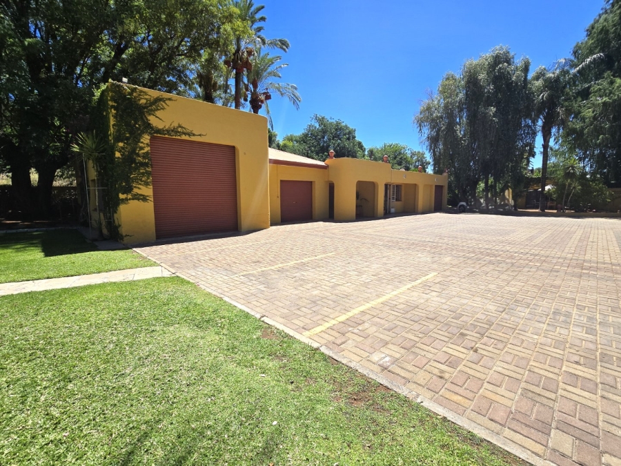 Commercial Property for Sale in Middelpos Northern Cape